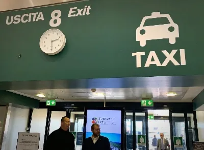 Persoonlijke taxi op de luchthaven van Milaan