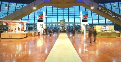 Leuke luchthaven in de terminal