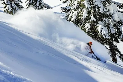 Skigebied in de buurt van treinstation Baikalsk