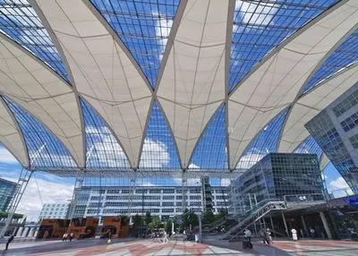 Transfer vanaf de luchthaven van München met de auto, taxi of bus
