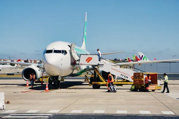 Vlucht op de luchthaven van Lissabon